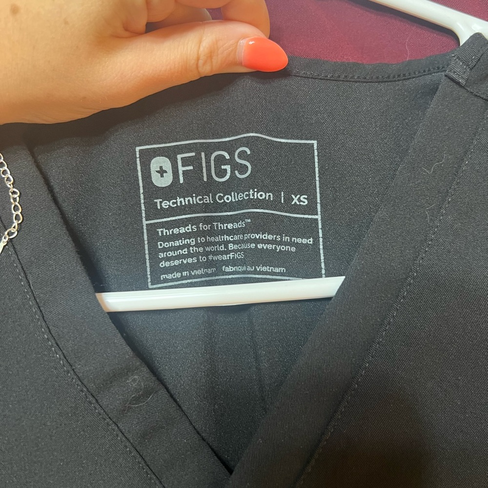 Figs Black long sleeve Scrub Top XS